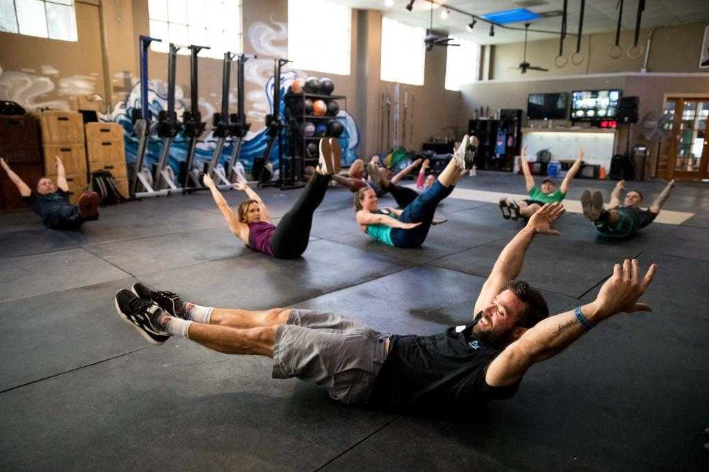 Кроссфит программа тренировок для мужчин в кроссфит зале