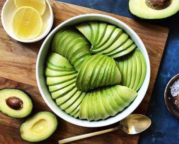 Калорийность авокадо на 100 грамм, в 1 шт., польза, вред продукта