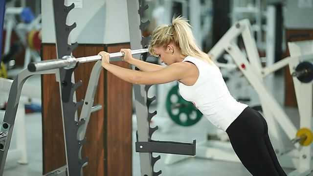 Упражнения для рук для женщин в домашних условиях - укрепление и подтяжка мышц