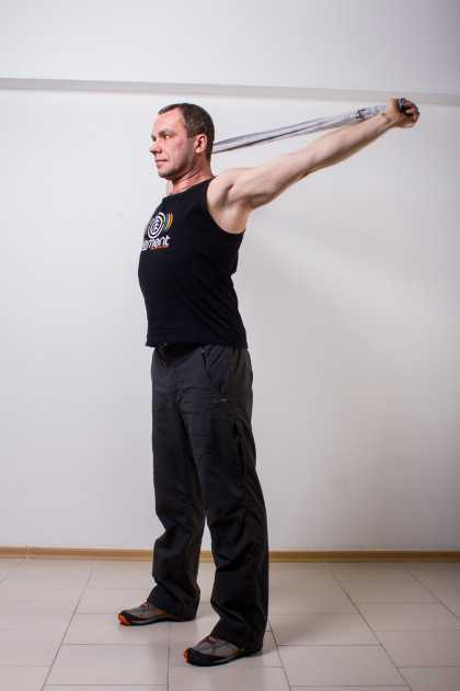 Упражнения на растяжку плечей и рук