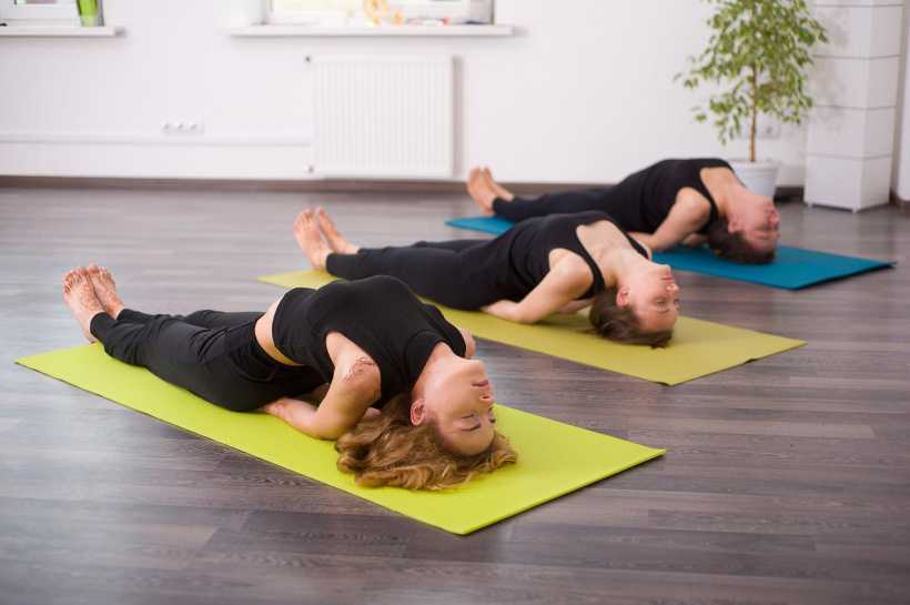 Хатха-йога для начинающих: комплекс первых асан