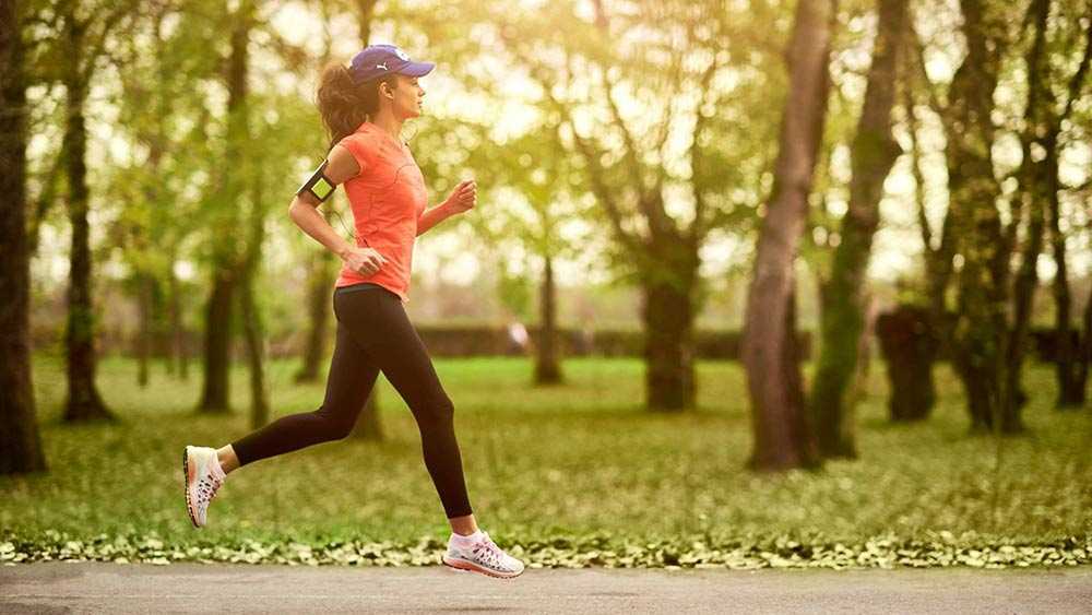 Существует ли разница, как правильно дышать во время бега Как лучше дышать при беге на длинные и короткие дистанции: носом или ртом