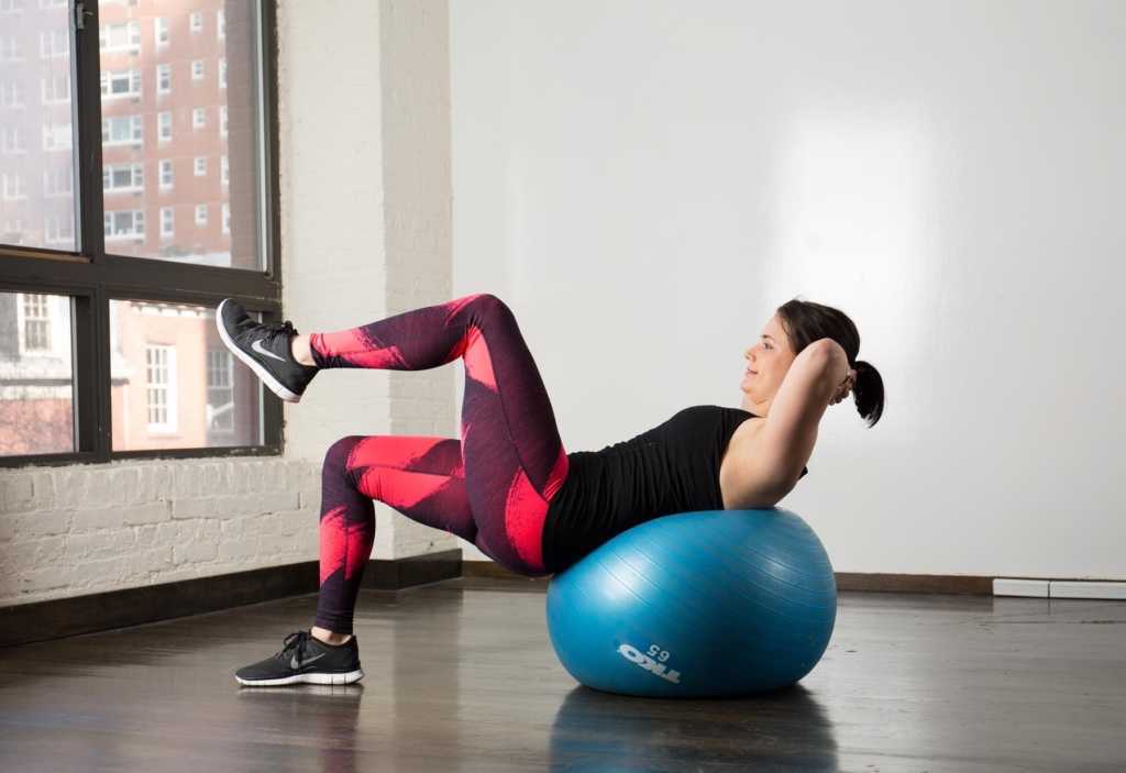 Растяжка на фитболе: комплекс упражнений на растяжку спины и позвоночника на мяче