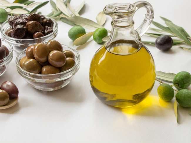 Потрясающее оливковое масло: полезный состав, советы по употреблению и выбору