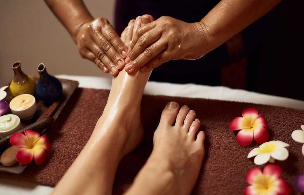 Как правильно делать массаж ступней ног с и виды техник